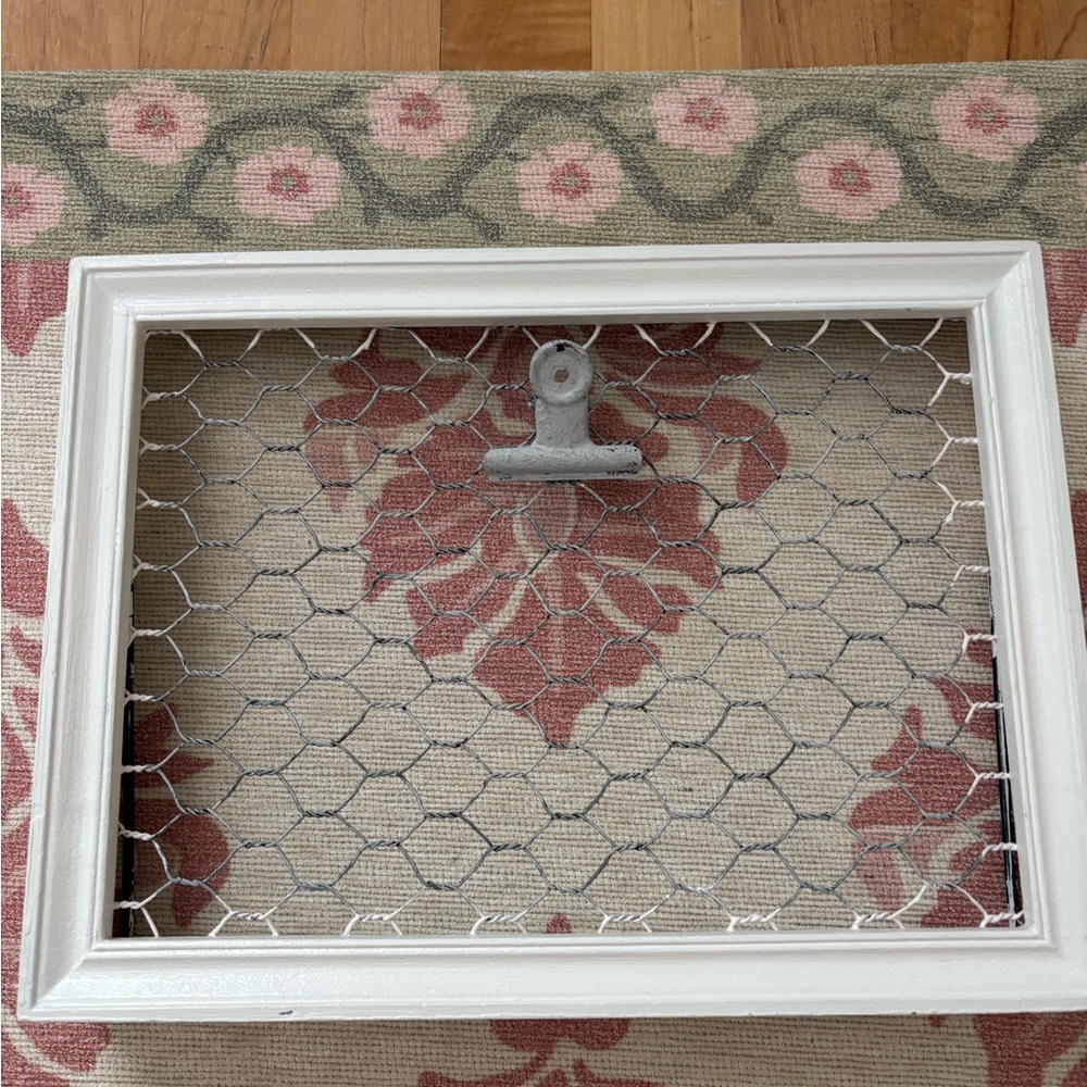 White Wire Frame with Clip